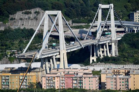 collapse of morandi bridge in genoa italy